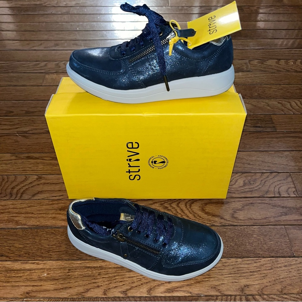 NEW STRIVE Footwear Madison Leather Sneakers Navy Sparkles Women’s 6 Orthopedic